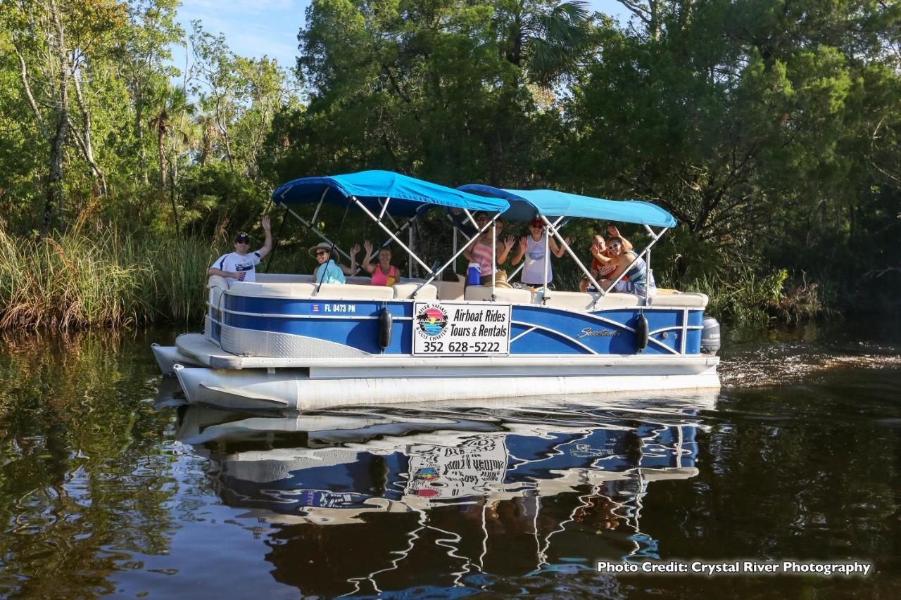 River Safaris, Stationary Class A Motorcoach, Old Homosassa Extérieur photo