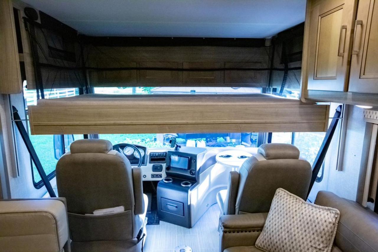 River Safaris, Stationary Class A Motorcoach, Old Homosassa Extérieur photo